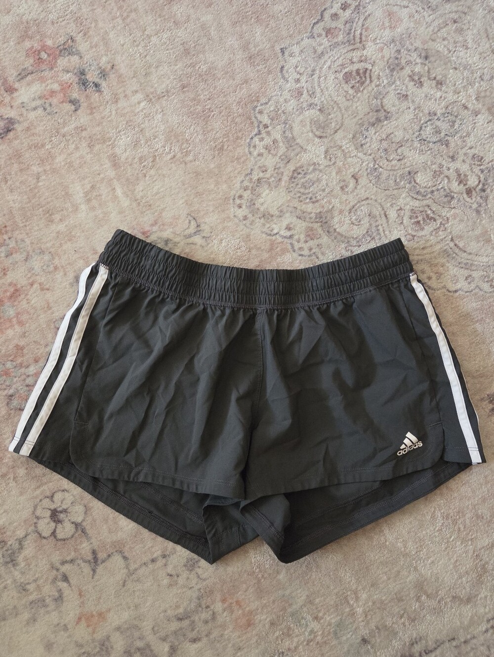 Bundle Of 8 Womens Athletic Shorts 5 Under Armour, 2 Adidas, 1 Nike Size Smalls - Picture 4 of 15